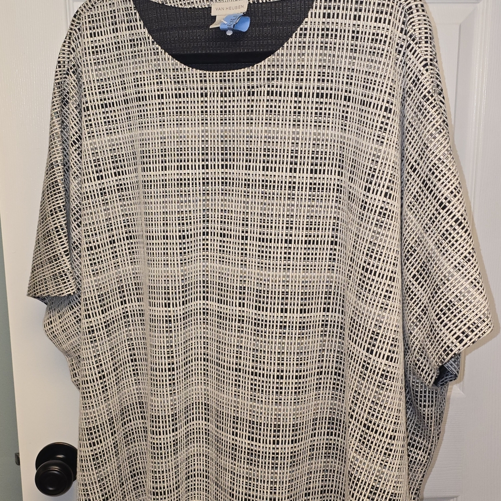 Van Heusen Black and White Grid Short Sleeve Tee